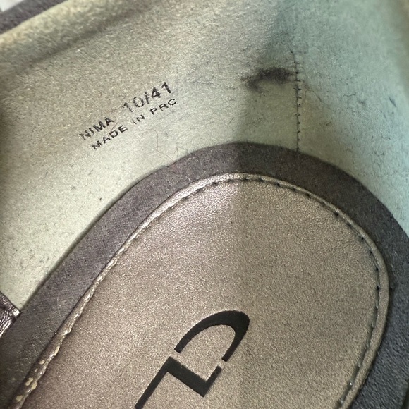 ⭐️3/$25⭐️ Chinese Laundry Velvet Wedge Pumps - Picture 8 of 9